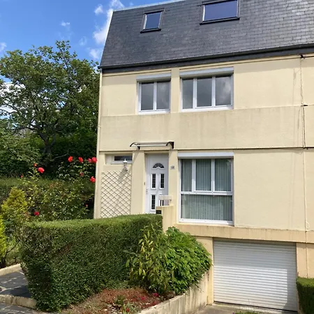 Holiday home Grande Maison Avec Jardin Caen